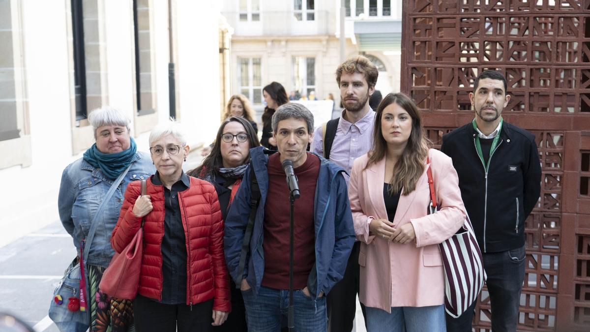 Sumar acusa al Gobierno de Pradales de "derechizarse" y de gestionar en beneficio de las elites