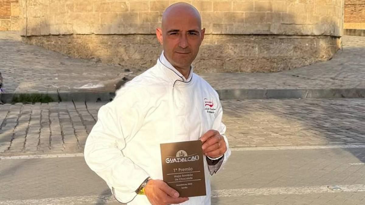 Un repostero de Almodóvar del Río gana el premio al mejor bombón en la II Semana Internacional del Cacao
