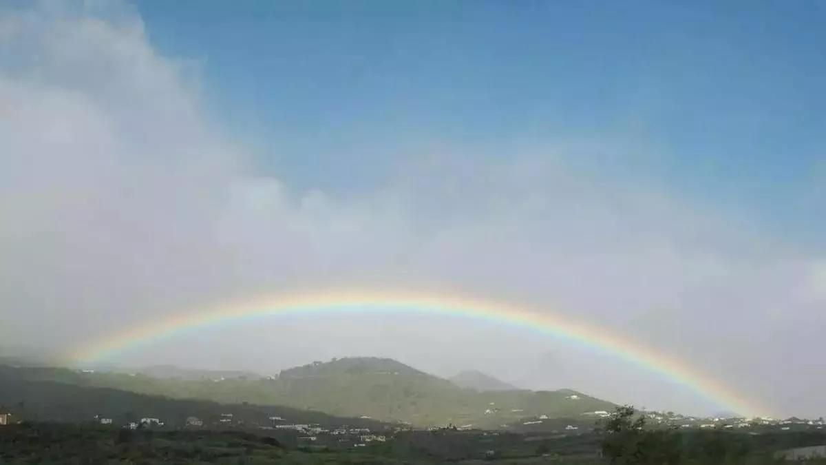 Imagen de archivo de un arcoíris en la zona este de La Palma.