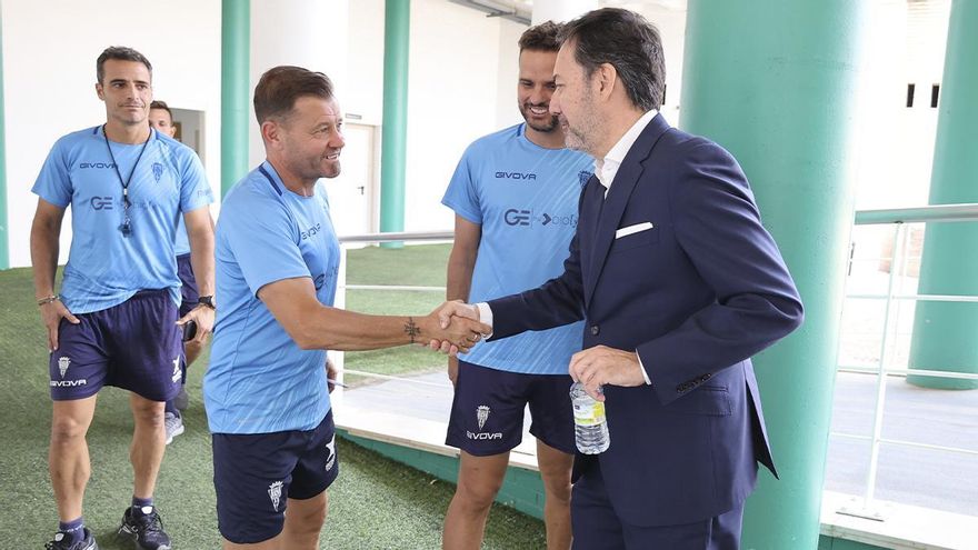 La incertidumbre atenaza a un Córdoba CF expectante