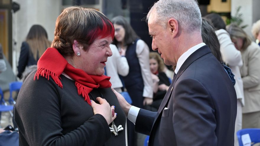 Mariasun Landa recibe el Premio Emakunde y llama a permanecer "alerta" ante el riesgo de "retrocesos" en igualdad