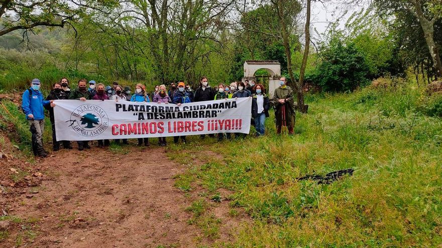 La Justicia revoca la absolución y condena al activista que cortó unos alambres para denunciar el cierre de un camino público