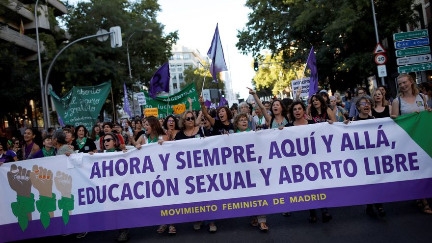 Castilla-La Mancha abre el registro de médicos objetores al aborto pese a que solo la privada realiza las intervenciones