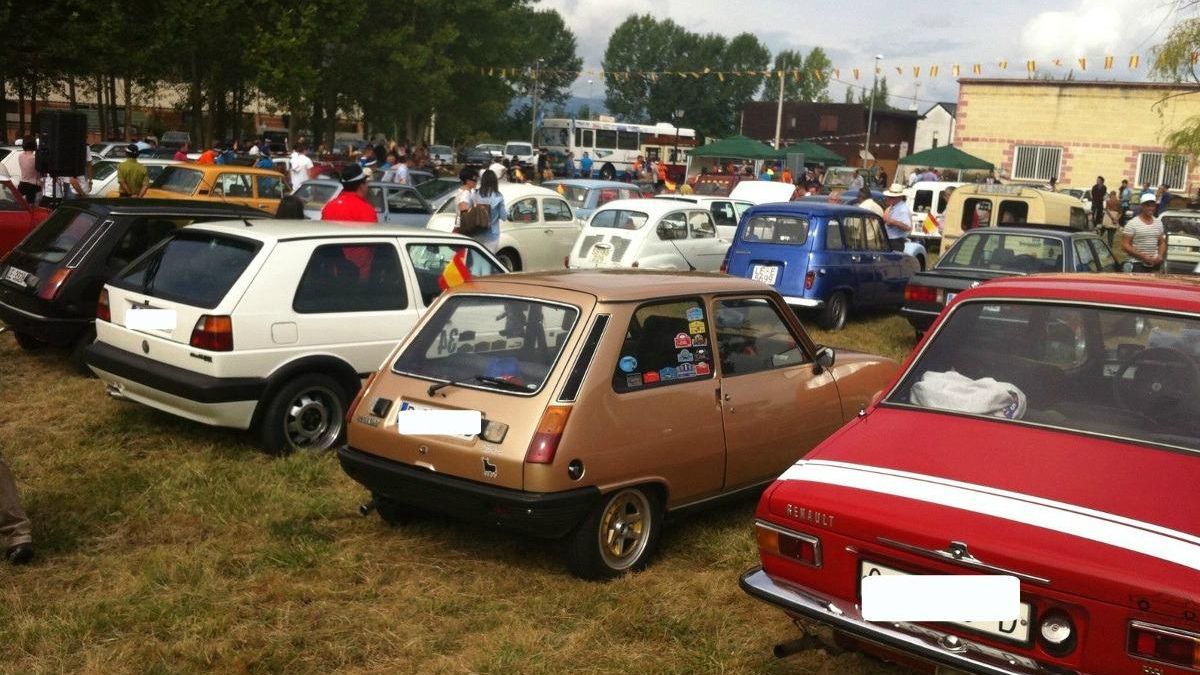La Térmica Cultural de Ponferrada acoge este domingo una jornada dedicada a la historia del automóvil