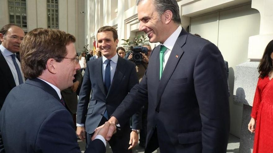 Vox accede a negociar con Almeida las cuentas municipales para evitar un pacto con Recupera Madrid