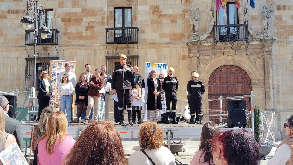 Amidown lleva al centro de León la celebración del Día Mundial del Síndrome de Down con un llamamiento a derribar prejuicios