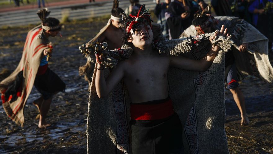 Tras 200 años y 11 constituciones, Chile se acerca a reconocer sus indígenas