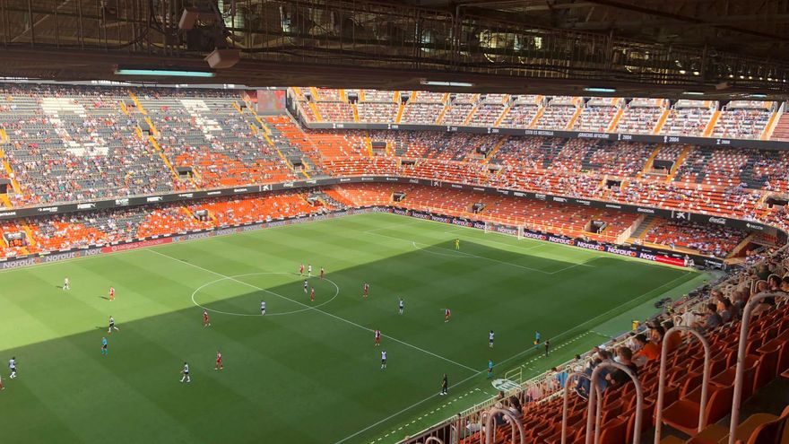 El estadio del Mestalla, semivacío este sábado por la protesta de los aficionados.