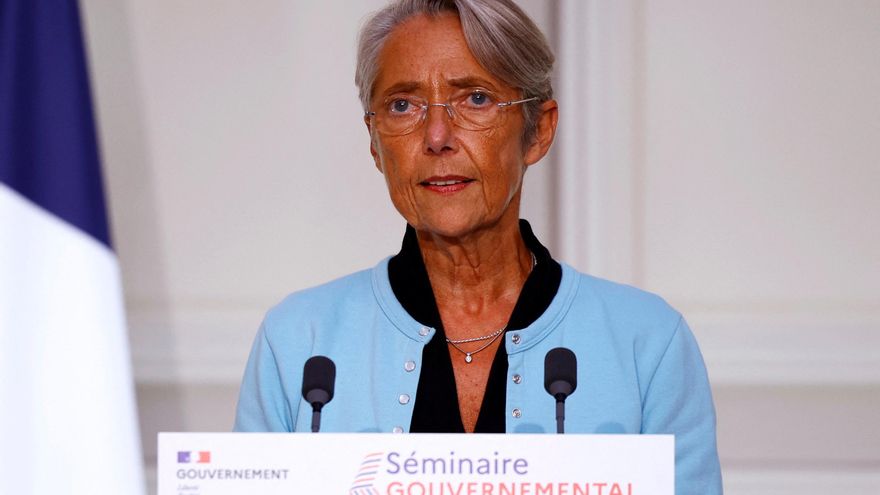 Foto de archivode la primera ministra francesa, Élisabeth Borne en París. 