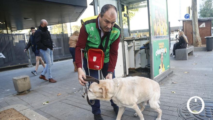 Carmelo y su perro guía