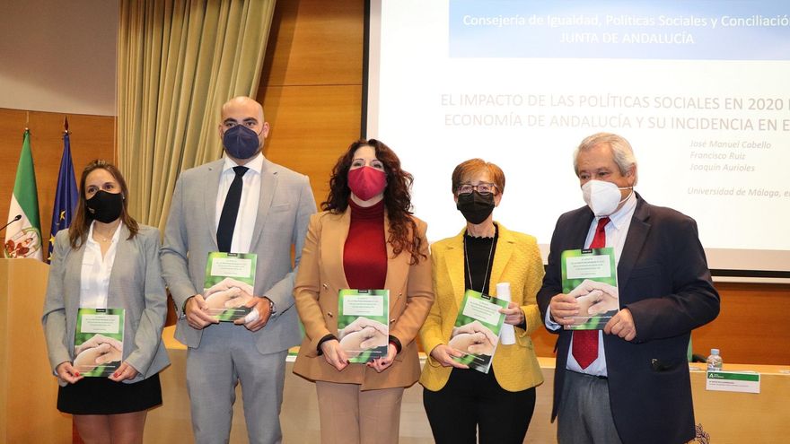 Las políticas sociales representan el 2,5% del PIB andaluz y generan 105.300 empleos, según un informe de Junta y UMA presentado en Málaga por la consejera, Rocío Ruiz.