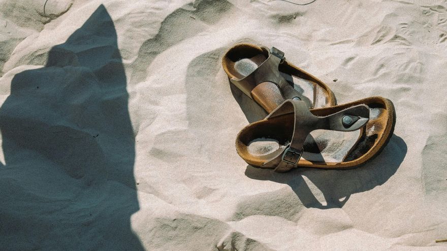 Cómo limpiar bien las sandalias y dejarlas como nuevas antes de guardarlas hasta el próximo verano