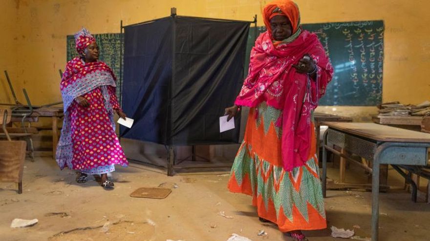 Calma y animada participación en las elecciones presidenciales de Senegal