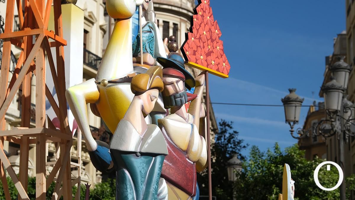Las dos hogueras de Alicante que arderán este sábado ya están en Las Tendillas