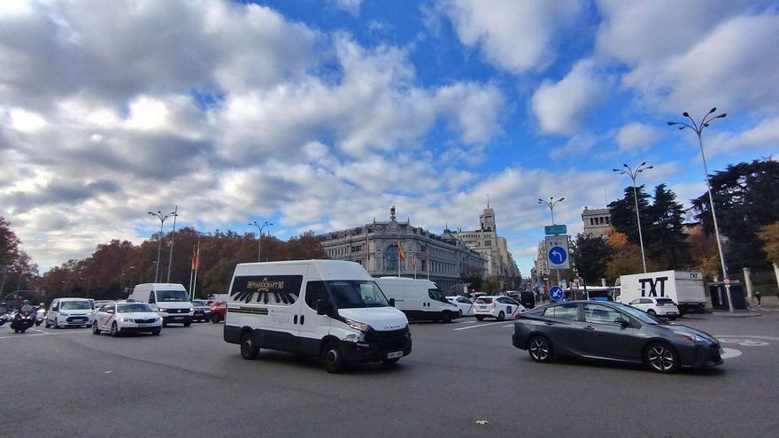 La moratoria a coches contaminantes en Madrid indigna a quienes cambiaron de vehículo: "Quedas como un pagafantas"
