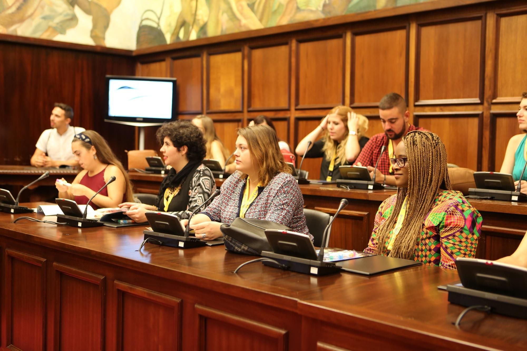 Recepción de miembros del Consejo de la Juventud de España en el Cabildo