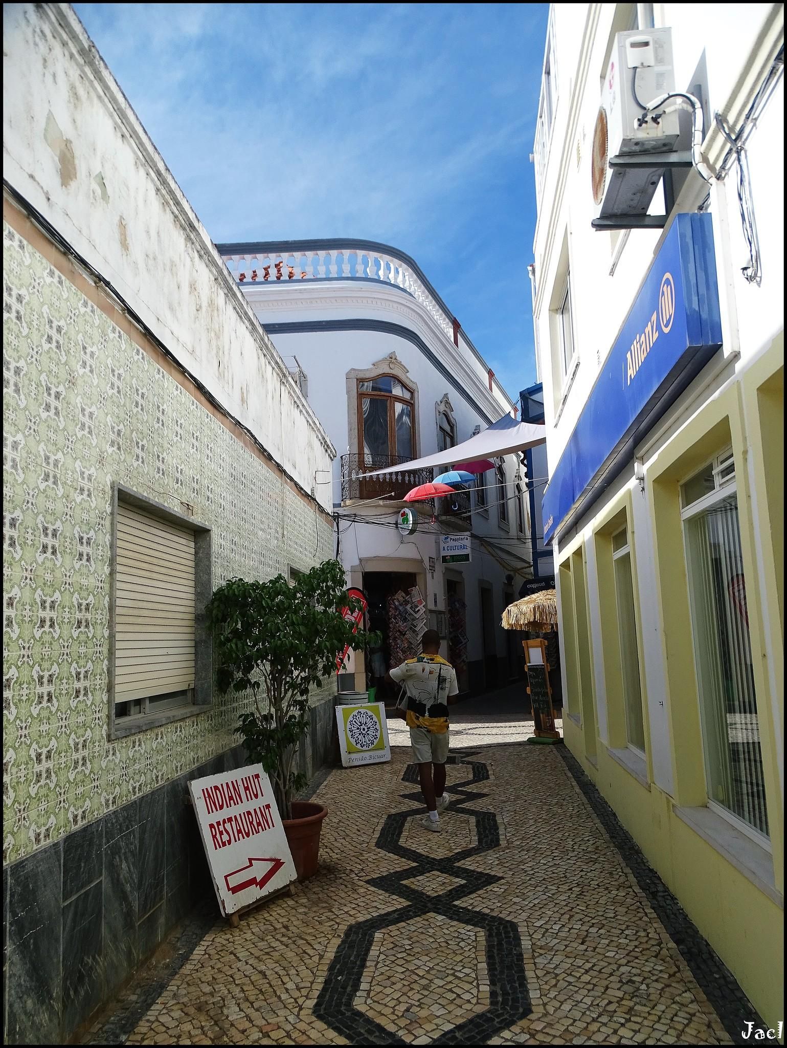 Callejuelas en el barrio de los pescadores de Olhao.