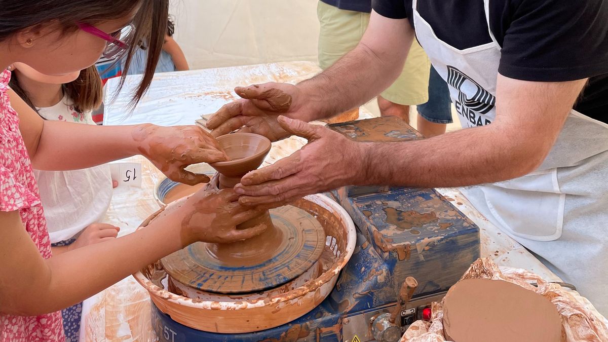 La Feria de la Cacharrería 2026 celebra San Isidro con la alfarería animal como protagonista