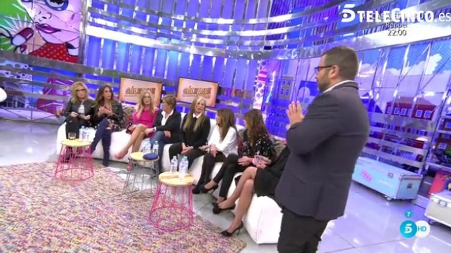 Belén Esteban hablando en 'Sálvame' con Jorge Javier