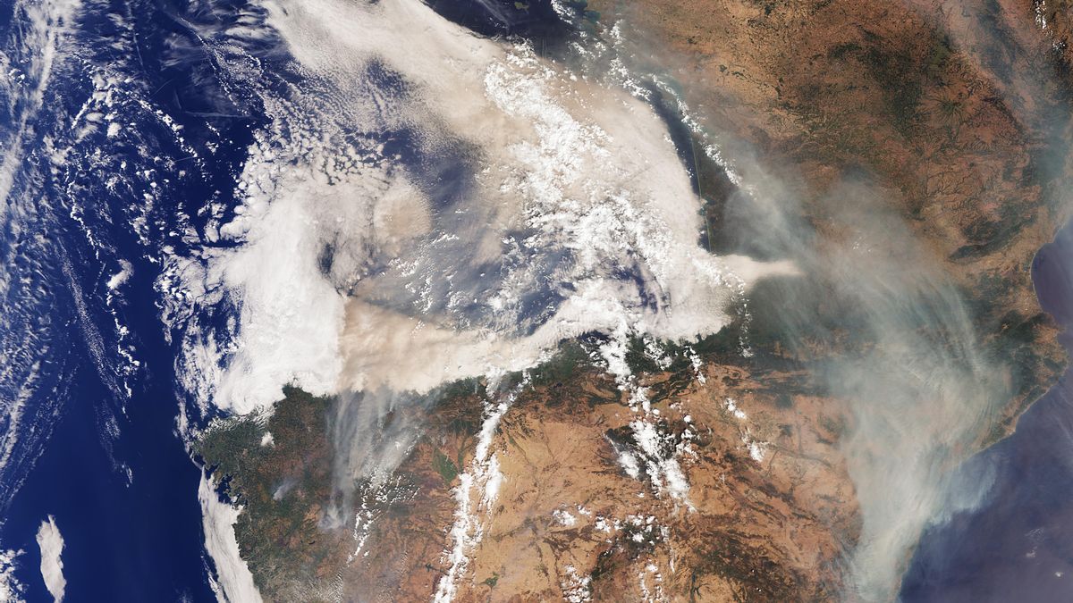 La ola de incendios, vista desde imágenes de satélite