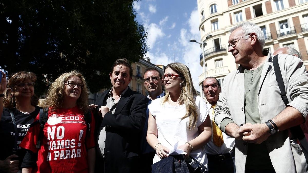 Luis García Montero, junto a la candidata de IUCM al Ayuntamiento, Raquel López, y Cayo Lara.