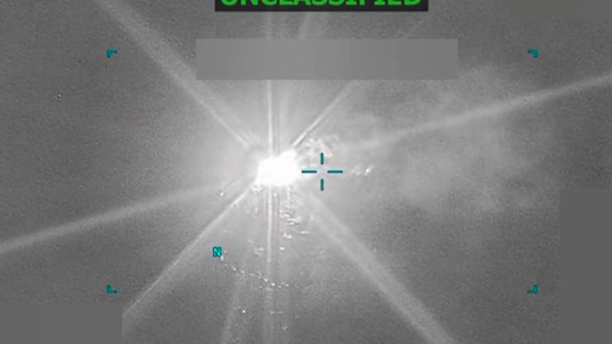 El Ejército de EEUU detiene a dos supervivientes de un ataque a un "submarino" acusado de llevar droga en el Caribe