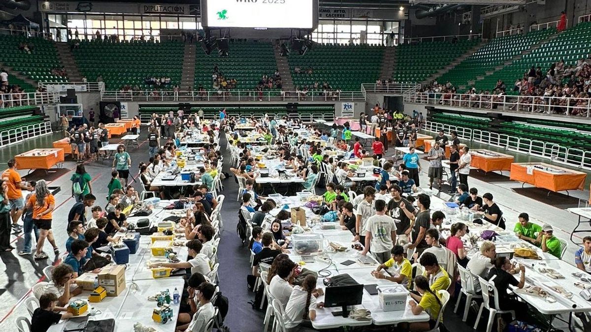 Un equipo cacereño representará a España en la Final Internacional de la World Robot Olympiad en Singapur