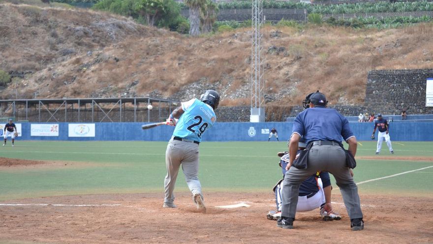 Remontada y título para los Marlins
