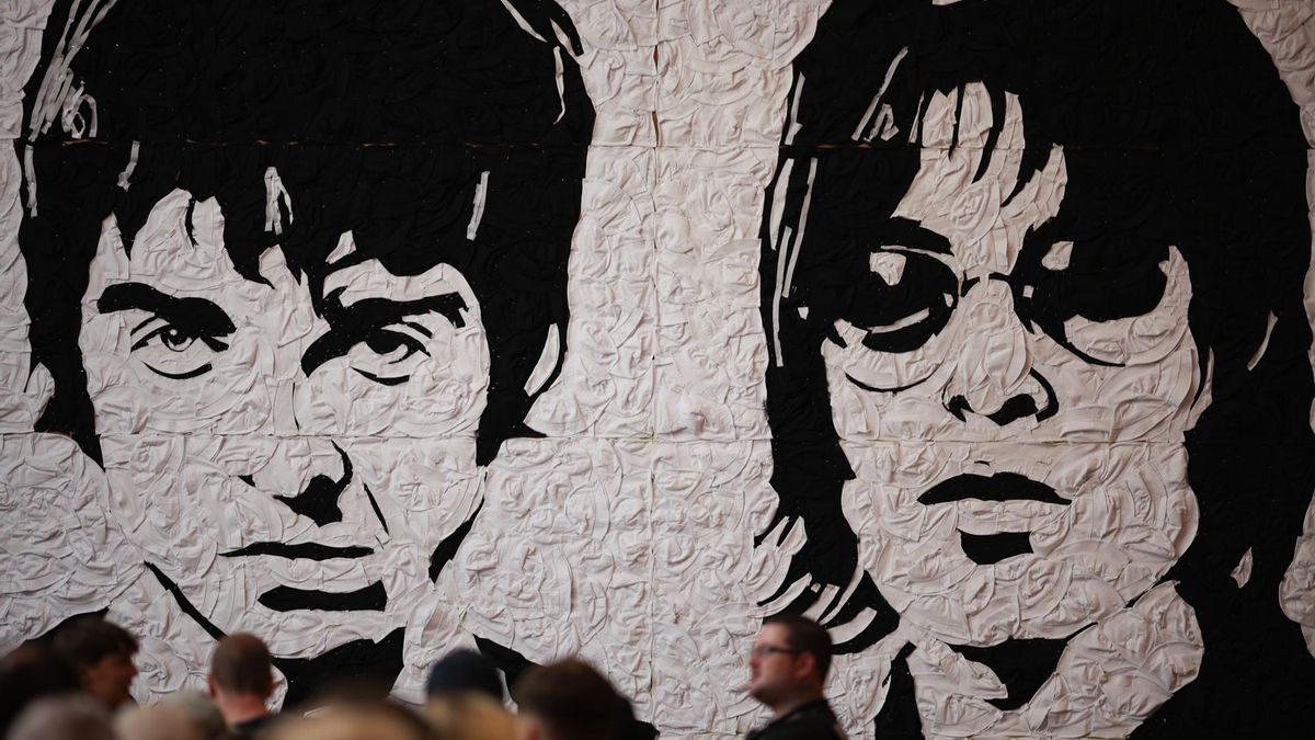 Mural obra de Nathan Wyburn en Cardiff, donde Oasis toca por primera vez desde 2009.