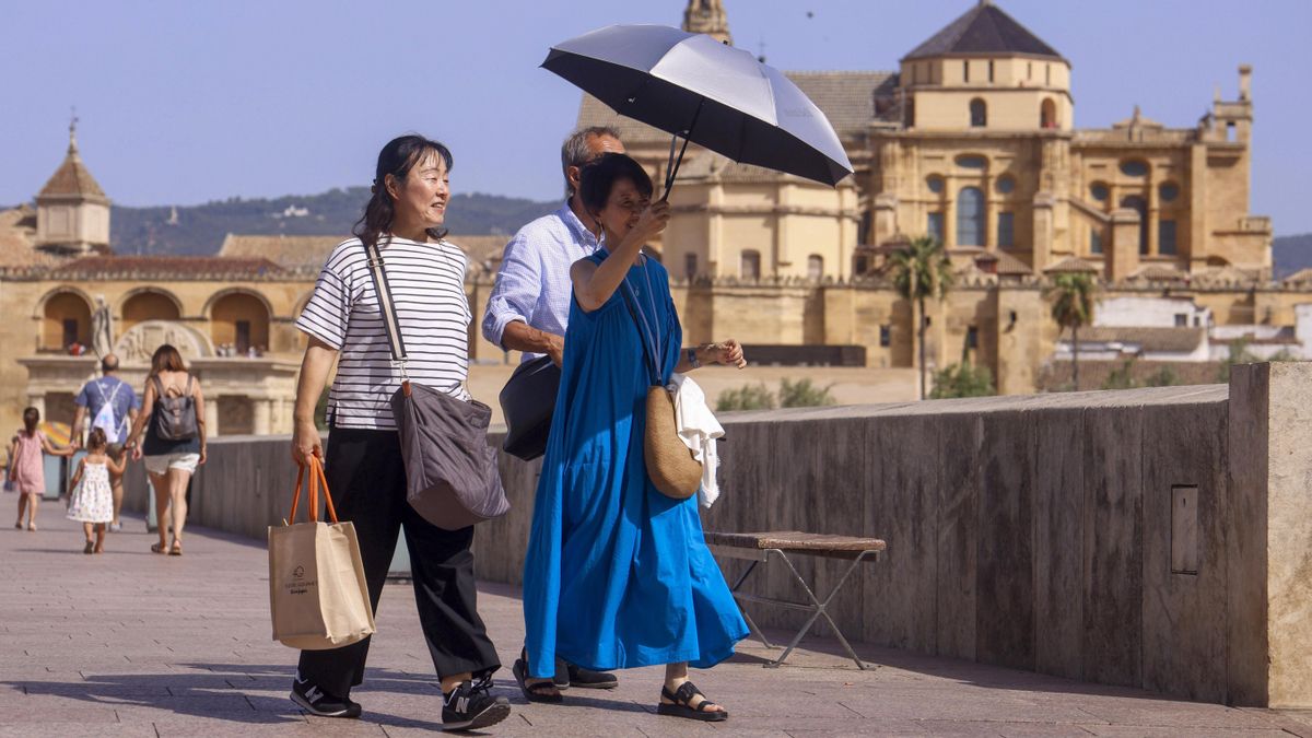La ola de calor arranca con 42 grados, media España con avisos y un ojo puesto en los incendios