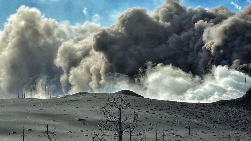 La lava da una tregua a La Palma y ahora son los gases del volcán los que dificultan el acceso a las viviendas