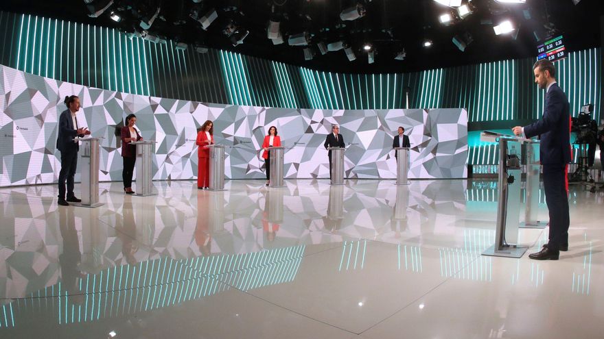 Los candidatos a la presidencia de la Comunidad de Madrid durante el debate celebrado este  miércoles en los estudios de Telemadrid. EFE / Juanjo Martín.