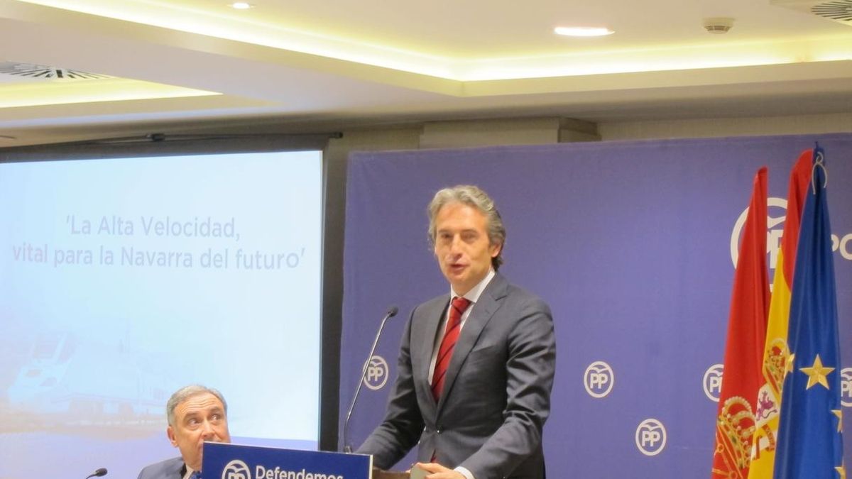 De la Serna: "Navarra por supuesto que no se va a quedar fuera del TAV porque el Gobierno va a impulsarlo"