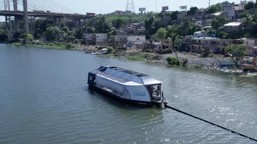 Así funciona el robot de río de 50 toneladas que aspira residuos a gran escala para frenar la contaminación marina