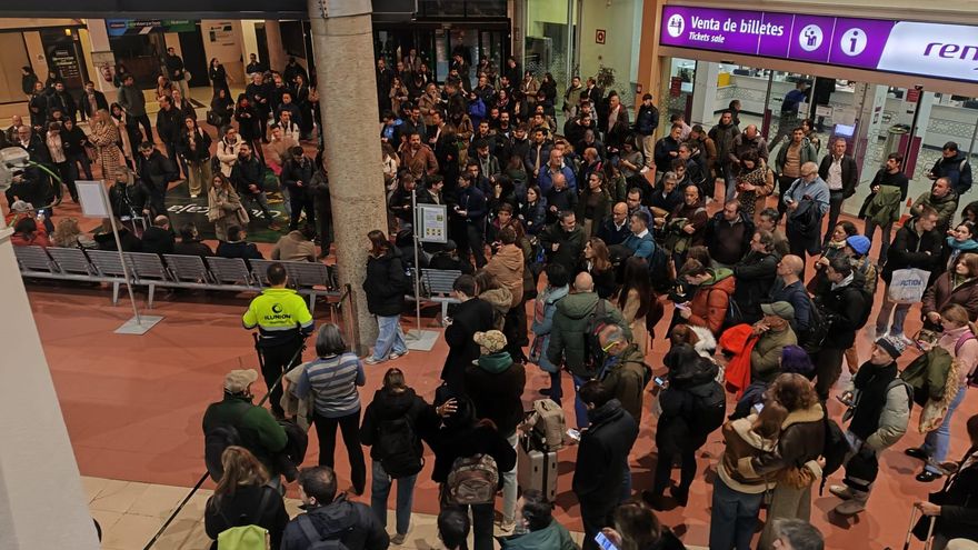 Denuncian retrasos de casi una hora entre los Avant que conectan Puertollano y Ciudad Real con Madrid