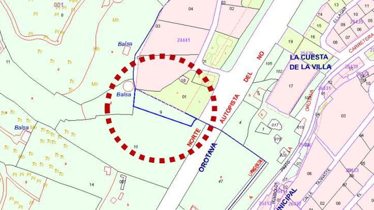 Cartografía catastral en la que puede apreciarse la parcela 38026A001000090000ER, la
cual figura como suelo rústico de protección en el Plan Especial de El Rincón, dentro de La
Orotava, y como suelo urbano en el PGO de Santa Úrsula