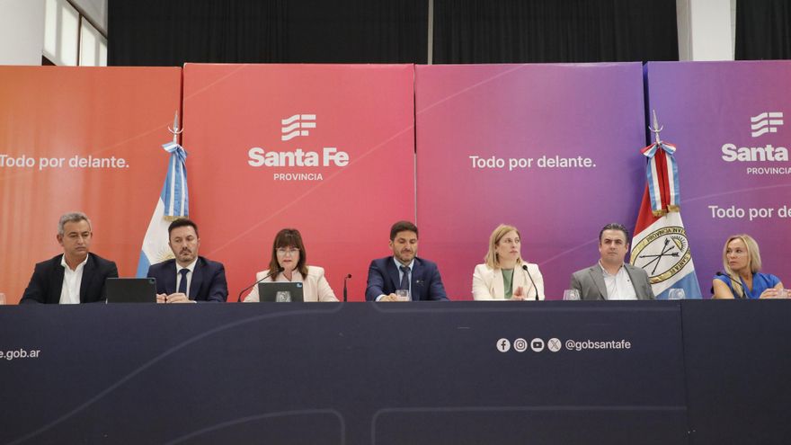 El Gobierno anuncia que "en 24 horas" enviará a Rosario personal y transporte militares contra el "narcoterrorismo"