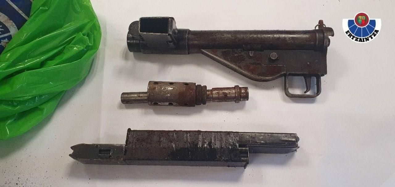 Armas y munición encontradas en el zulo de Ataun