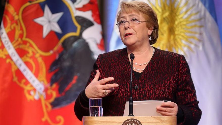 Bachelet apuesta por la educación para fortalecer los lazos con Argentina