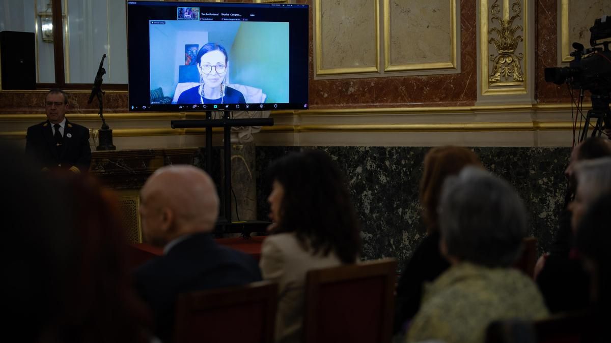 Nevenka Fernández, interviniendo por videoconferencia ante el Congreso de los Diputados.