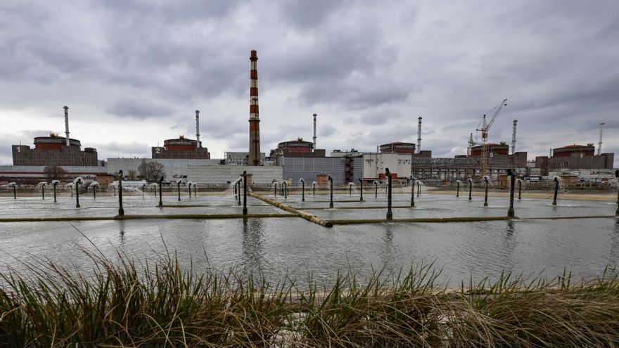 Ucrania insiste en que Rusia planea un posible ataque a la central nuclear de Zaporiyia: "Colocó objetos similares a explosivos"