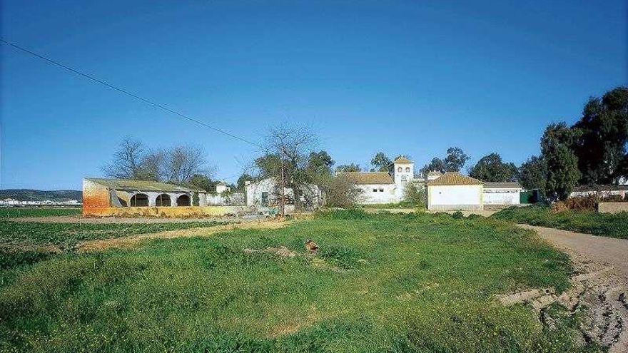 Algunas de las instalaciones interiores del cortijo se encuentran en mal estado.