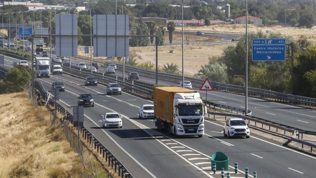 Coches circulando por la autovía A-4