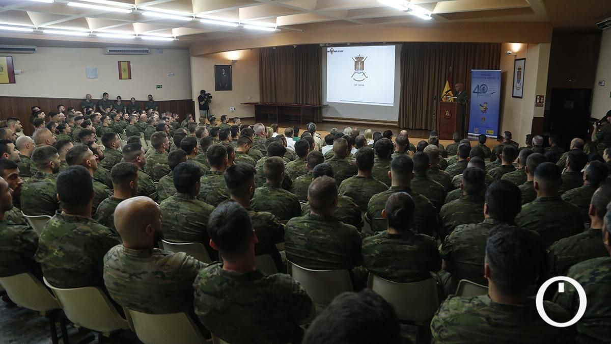 La ministra de Defensa, Margarita Robles, entrega las condecoraciones por la operación Libre Hidalgo y por las acciones realizadas en la DANA