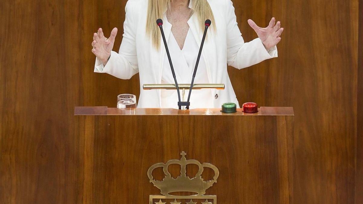 Cifuentes espera que Rita Barberá deje su escaño de manera voluntaria