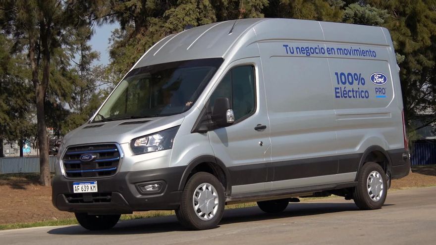 Ford presenta la e-Transit, su primer vehículo comercial electrificado en Argentina