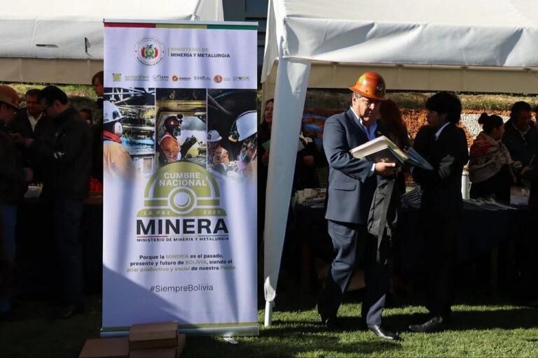 La cumbre minera de Bolivia se realiza en una universidad privada de La Paz y los cooperativistas mineros abandonaron el diálogo. Foto: cortesía APG Noticias