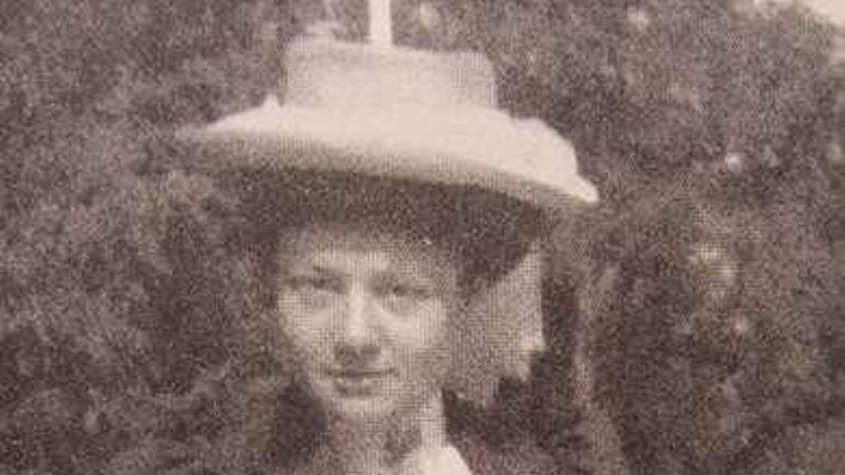 La escritora que contó el final de una época en París con los ojos de una niña: "Seguíamos viviendo como en el siglo XVIII"