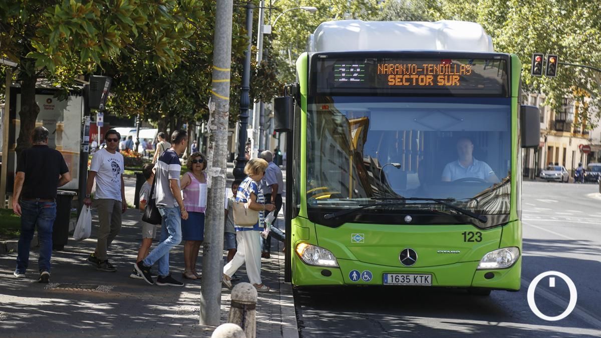 Aucorsa deja sin servicio tres paradas durante seis días por la Media Maratón
