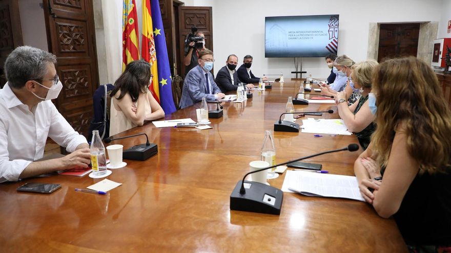 El Gobierno valenciano reúne a la comisión interdepartamental para evaluar las próximas restricciones.